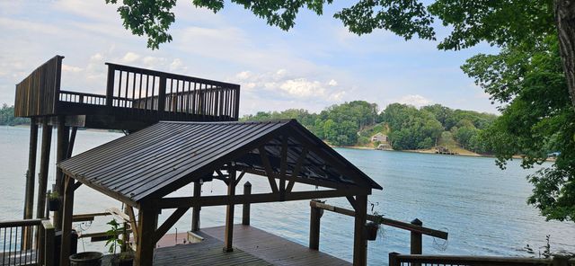 67 Overlook RD, Hardy, VA 24101