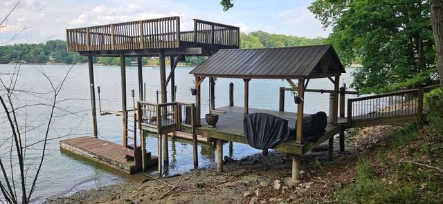 67 Overlook RD, Hardy, VA 24101