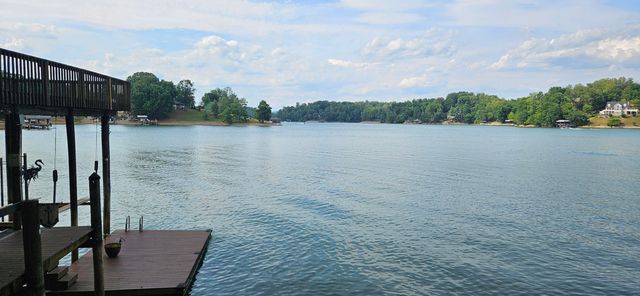 67 Overlook RD, Hardy, VA 24101
