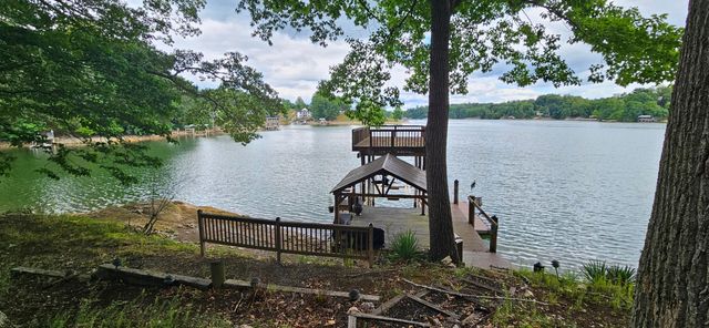 67 Overlook RD, Hardy, VA 24101
