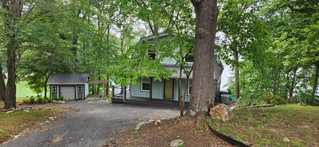 67 Overlook RD, Hardy, VA 24101