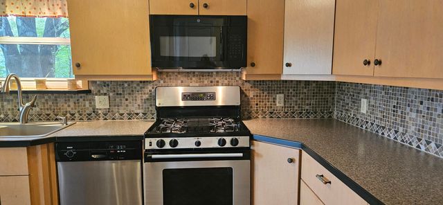 67 Overlook RD, Hardy, VA 24101