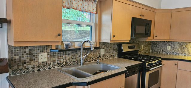 67 Overlook RD, Hardy, VA 24101