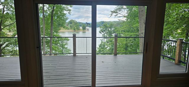 67 Overlook RD, Hardy, VA 24101