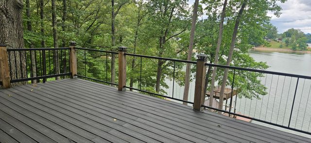 67 Overlook RD, Hardy, VA 24101