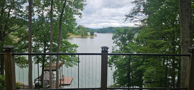 67 Overlook RD, Hardy, VA 24101