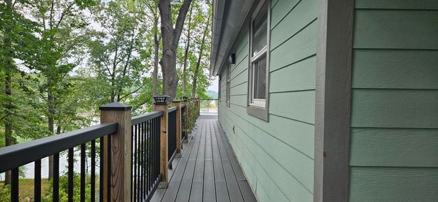 67 Overlook RD, Hardy, VA 24101