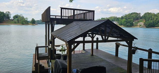 67 Overlook RD, Hardy, VA 24101