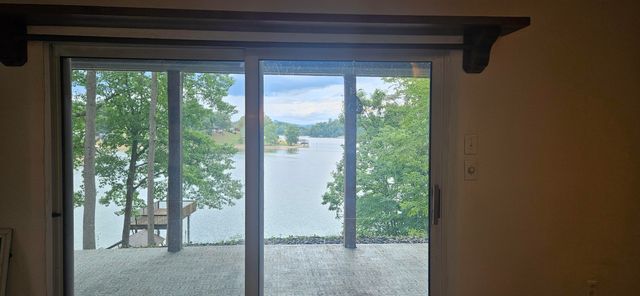 67 Overlook RD, Hardy, VA 24101