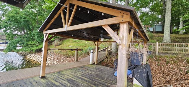 67 Overlook RD, Hardy, VA 24101