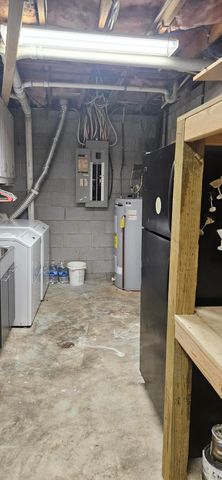 67 Overlook RD, Hardy, VA 24101