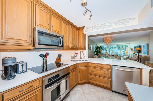 7100 SUNSET WAY 205, St Pete Beach, FL 33706