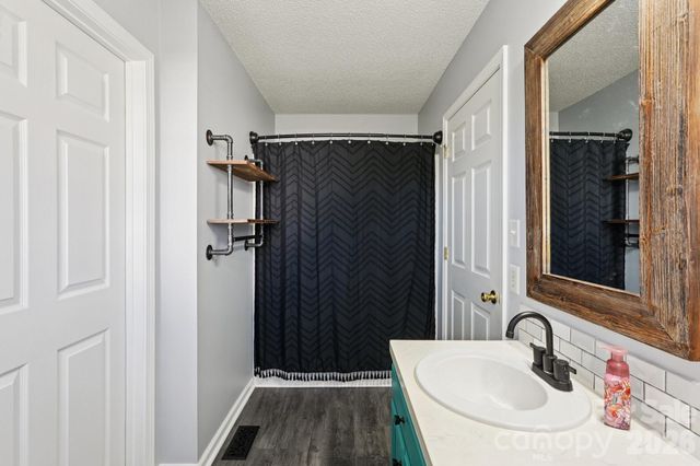 3802 Babe Lane, Vale, NC 28168