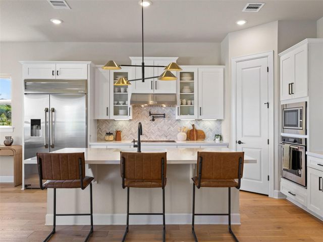 413 Mercer Falls RD, Lakeway, TX 78738