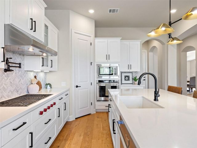 413 Mercer Falls RD, Lakeway, TX 78738