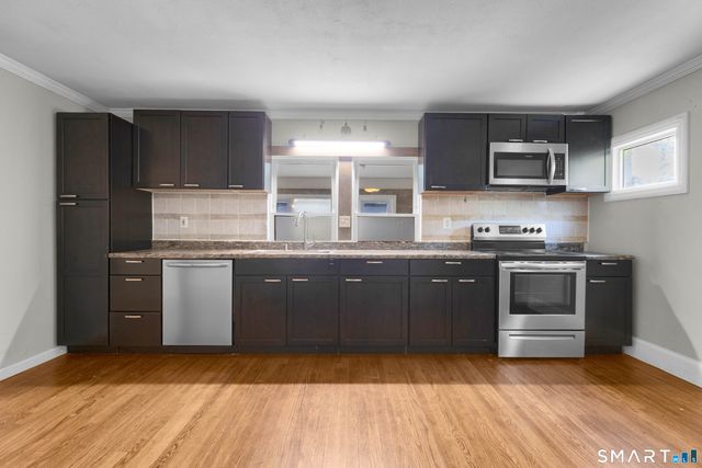 43 Crescent Avenue, Farmington, CT 06032