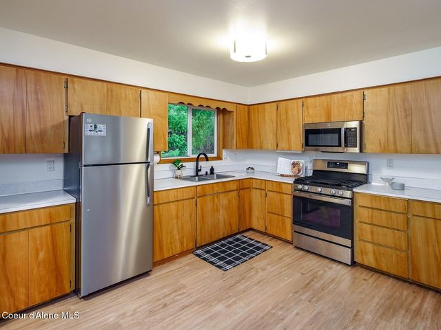 6655 Buchanan St, Bonners Ferry, ID 83805