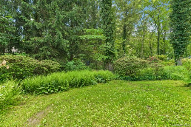 47 Mayfair Drive, Huntington, NY 11743