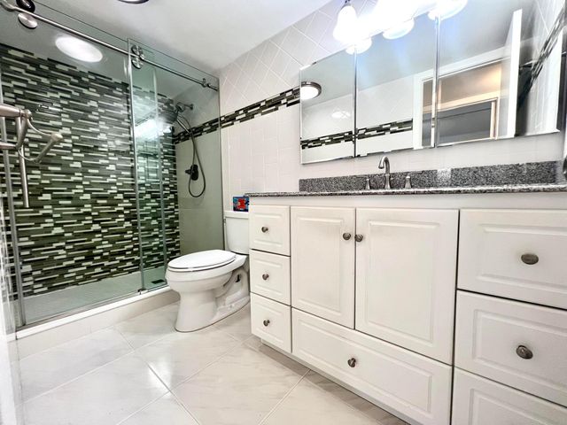 3084 Oakridge U, Deerfield Beach, FL 33442