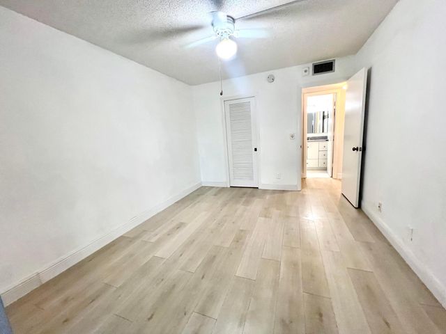 3084 Oakridge U, Deerfield Beach, FL 33442