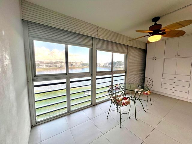 3084 Oakridge U, Deerfield Beach, FL 33442