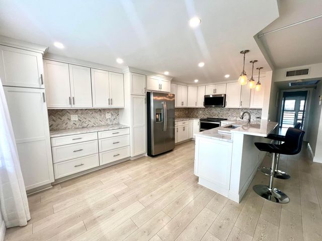 3084 Oakridge U, Deerfield Beach, FL 33442