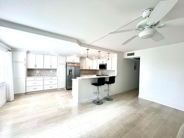 3084 Oakridge U, Deerfield Beach, FL 33442