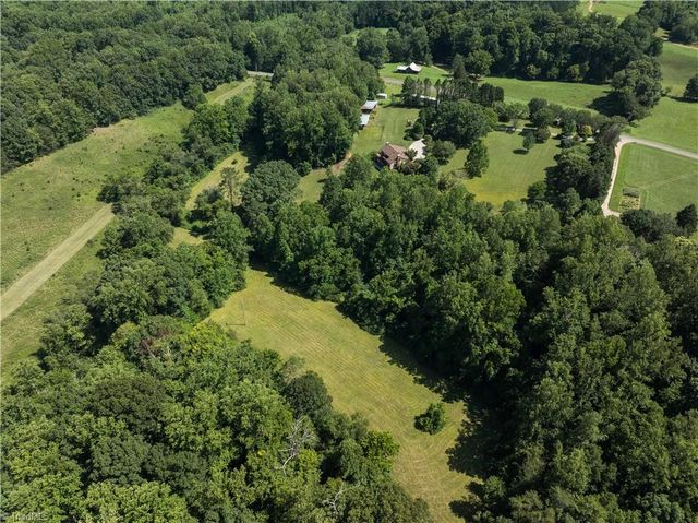 1907 Hennings Road, East Bend, NC 27018