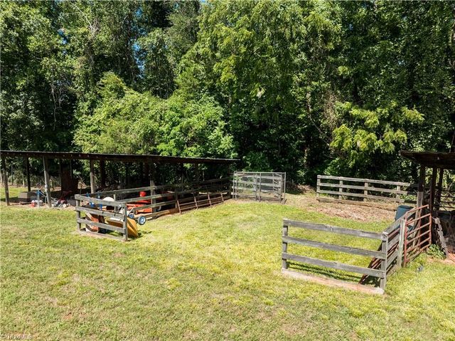 1907 Hennings Road, East Bend, NC 27018