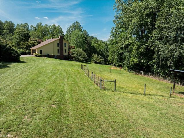 1907 Hennings Road, East Bend, NC 27018