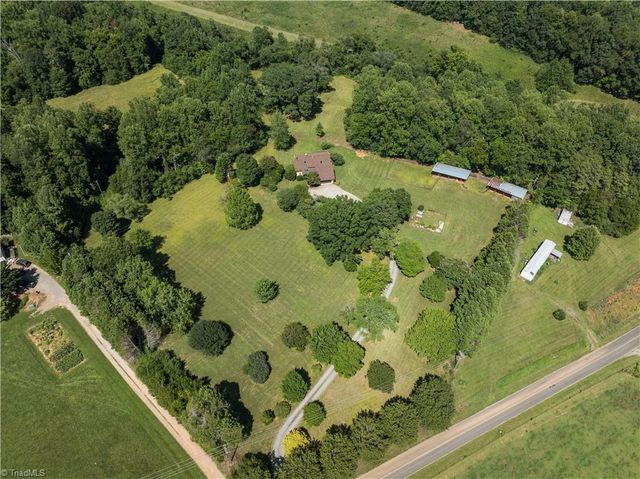 1907 Hennings Road, East Bend, NC 27018