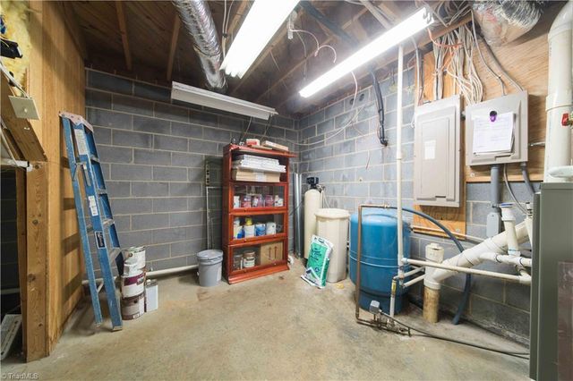 1907 Hennings Road, East Bend, NC 27018