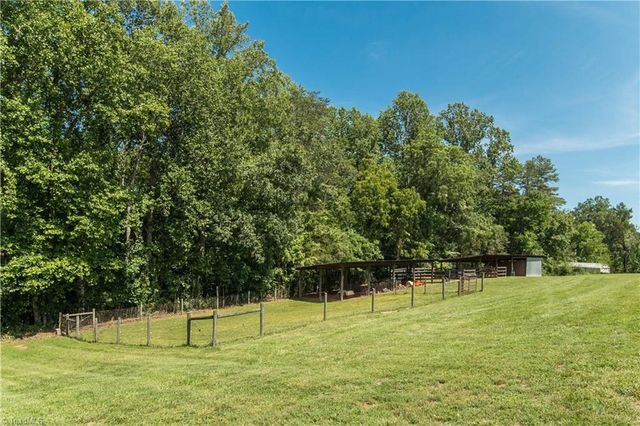 1907 Hennings Road, East Bend, NC 27018