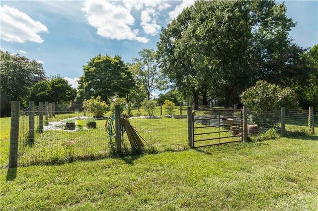 1907 Hennings Road, East Bend, NC 27018