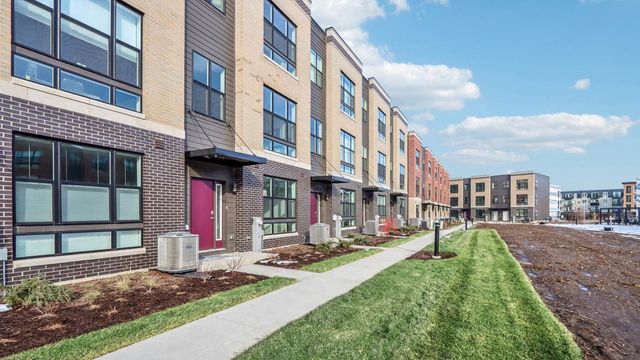 385 Summit Circle, Lombard, IL 60148