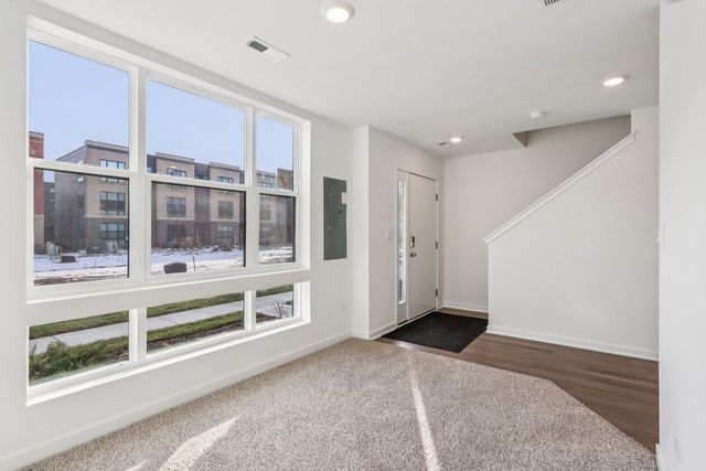 385 Summit Circle, Lombard, IL 60148