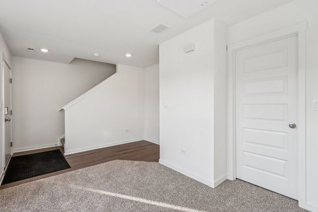 385 Summit Circle, Lombard, IL 60148