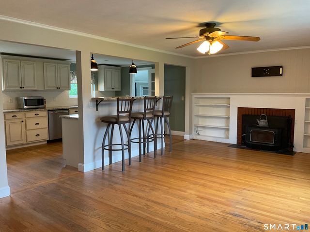 25 Medford Street, Glastonbury, CT 06033