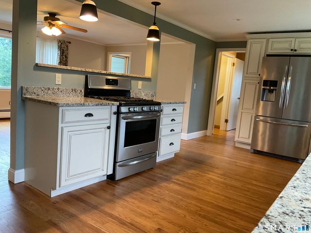 25 Medford Street, Glastonbury, CT 06033