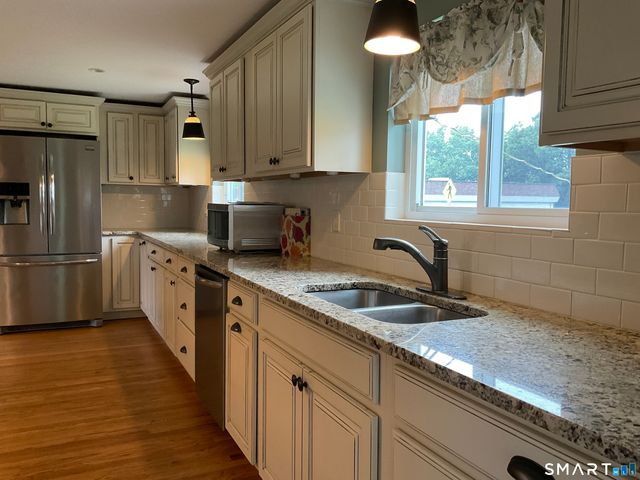 25 Medford Street, Glastonbury, CT 06033