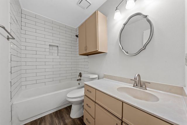 600 Bagby Avenue 2C, Waco, TX 76706