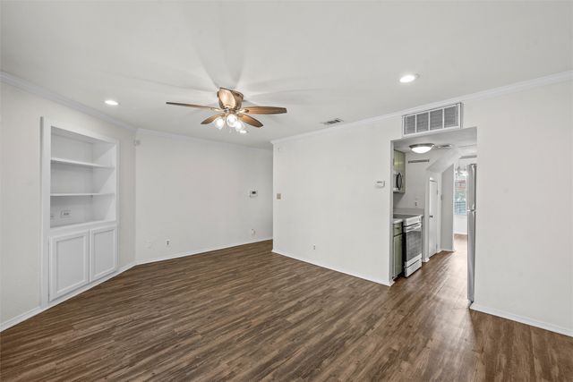 600 Bagby Avenue 2C, Waco, TX 76706