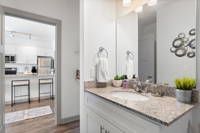 804 Riverfront Pkwy Apt 302, Chattanooga, TN 37402