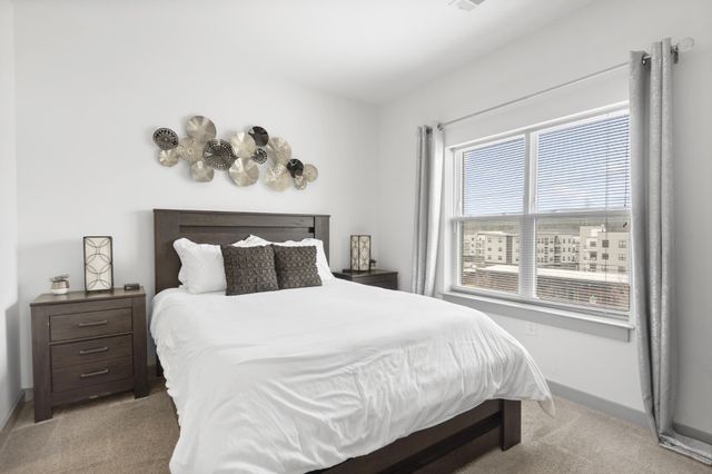 804 Riverfront Pkwy Apt 302, Chattanooga, TN 37402