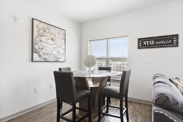 804 Riverfront Pkwy Apt 302, Chattanooga, TN 37402