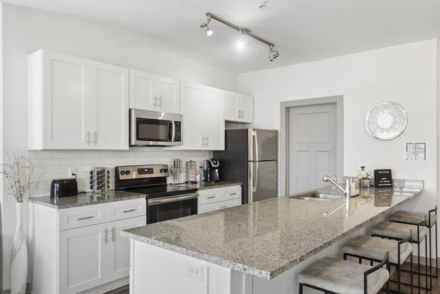 804 Riverfront Pkwy Apt 302, Chattanooga, TN 37402