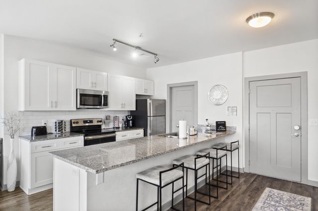 804 Riverfront Pkwy Apt 302, Chattanooga, TN 37402