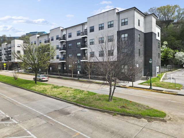 804 Riverfront Pkwy Apt 302, Chattanooga, TN 37402