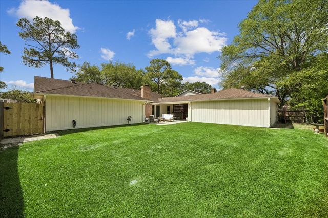 10914 Tupper Lake Drive, Houston, TX 77042