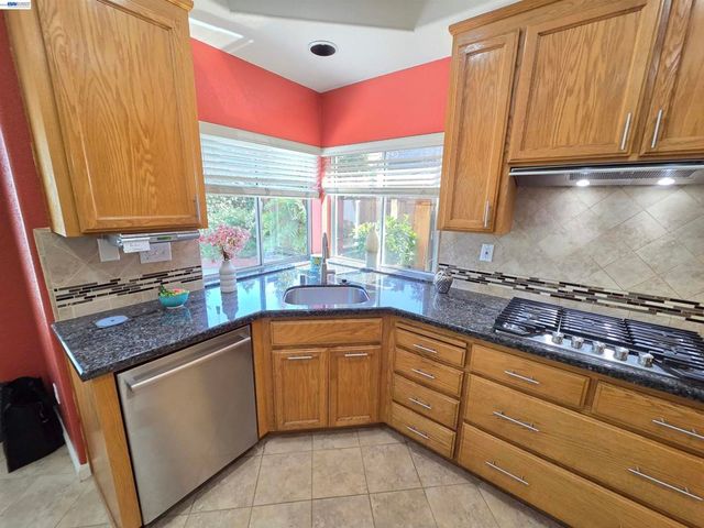 2850 Montair Way, Union City, CA 94587